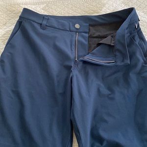 Lululemon Mens Commission shorts 31 waist, 9 inseam